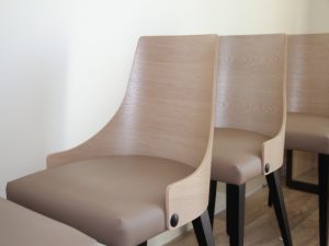 Stühle in den Apartments